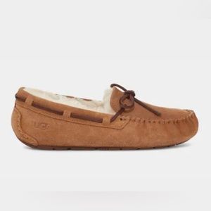 UGG Dakota Youth size 6 Women’s 8